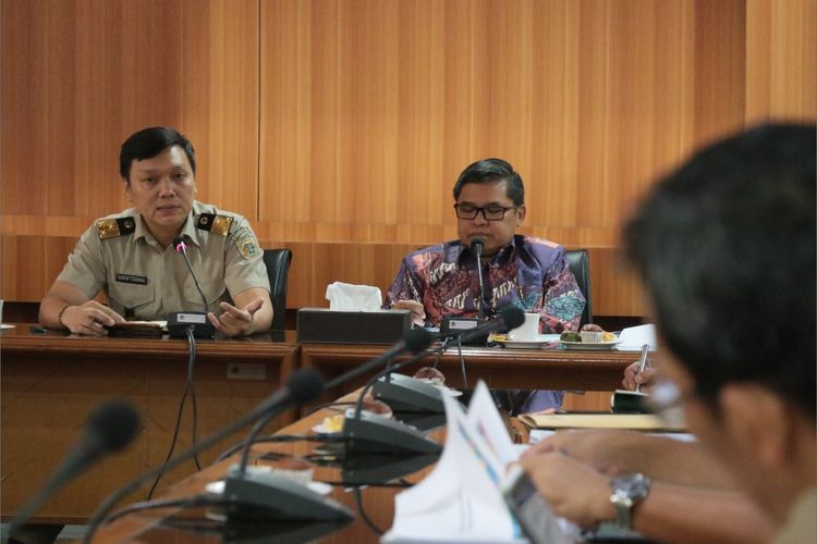 Rapat koordinasi dengan jajaran Kementerian Lingkungan Hidup dan Kehutanan (KLHK) di Ruang Rapat Menteri LHK, Senin (6/1/2020).
