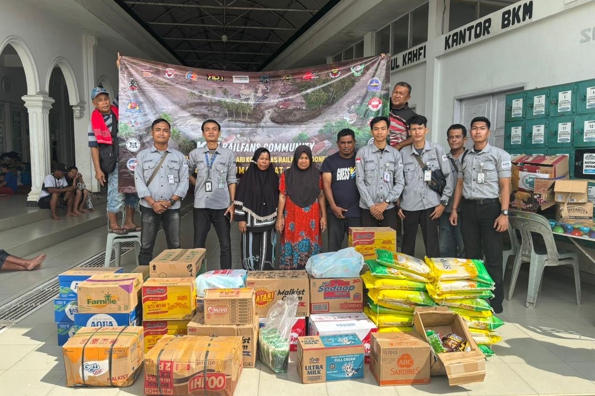 Komunitas pencinta kereta api (railfans) Indonesia menggalang donasi untuk membantu ribuan penyintas yang terdampak bencana di wilayah Langkat dan sekitarnya.