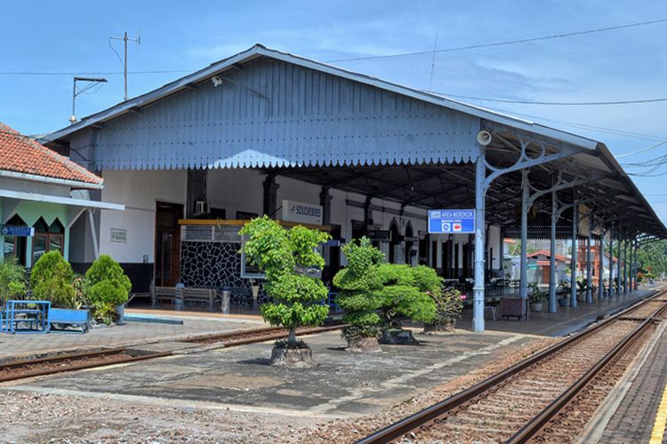 Suasana Stasiun Solo Jebres di Kota Surakarta, Jawa Tengah.