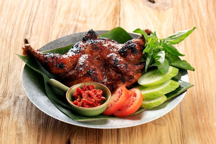 Ilustrasi ayam bakar bumbu serai. 