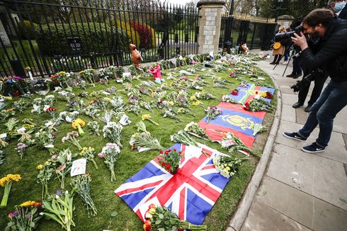 Berduka Atas Pangeran Philip, Warga Inggris Kirim Karangan Bunga dari Seluruh Negeri