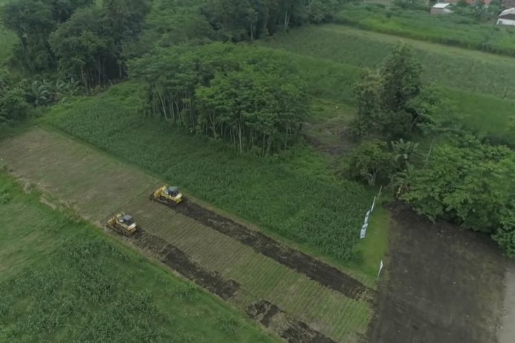 Prosesi groundbreaking Jalan Tol Probolinggo-Banyuwangi Ruas Probolinggo-Besuki, pada Senin (06/02/2023)