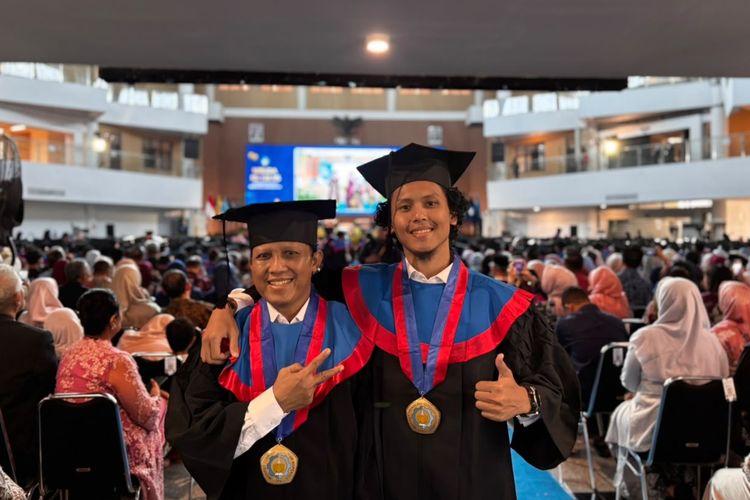 Cerita Suroso dan Najwan, Ayah Anak Wisuda Bareng dari Teknik Mesin ITS