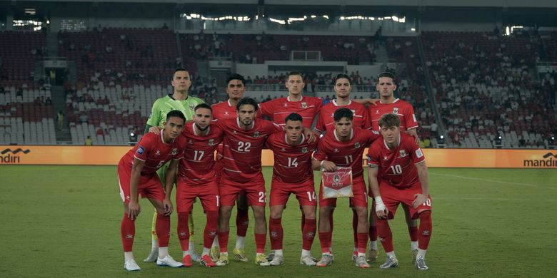 Para pemain Timnas Indonesia berpose sebelum bergulirnya laga Timnas Indonesia vs Bulgaria di ajang final FIFA Series 2026 Indonesia di Stadion Utama Gelora Bung Karno, Jakarta, pada Senin (30/3/2026).