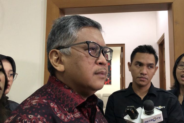 Sekretaris Jenderal (Sekjen) PDI-P Hasto Kristiyanto di Jalan Proklamasi No.72, Menteng, Jakarta, Sabtu (9/3/2024). 