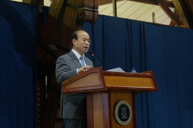 Duta Besar Tiongkok untuk Indonesia H.E. Xiao Qian menyampaikan kuliah umum di Institut Teknologi Bandung pada Jumat (7/11/2018) di Aula Timur ITB, Bandung.