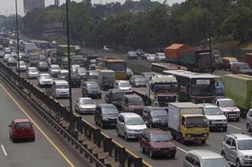 Tol Cikampek Diblokade, Kendaraan Macet hingga 40 Km