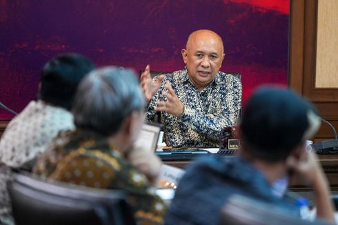 Menkop UKM Ingin Industri Furnitur Nasional Tak Hanya 