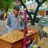 Cerita Pedagang Kacang Rebus Saat Gas Langka: Omzet Turun karena Kacang Dingin