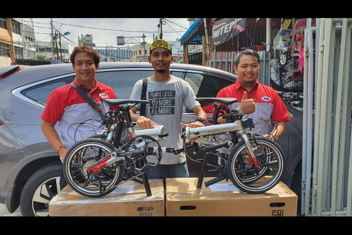 Iman Firman selaku owner toko sepeda Maju Jaya