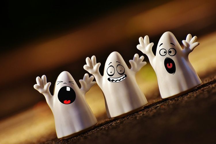 [KLARIFIKASI] Video Pocong Bawa Celurit di Bangkalan adalah Prank