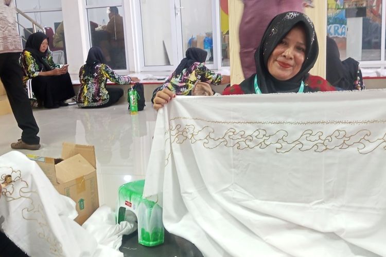 Minyak Sawit Kini Jadi Bahan Alternatif Pembuatan Batik di Riau, Motif Diklaim Lebih Cerah