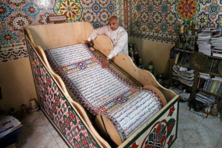 Saad Mohammed yang berniat membuat Al Quran buatan tangan yang paling besar di dunia.