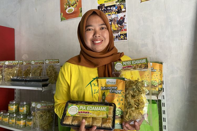 Nuryanik selaku owner Kampung Edamame Jember