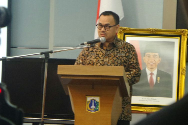 Ketua tim sinkronisasi Anies Baswedan-Sandiaga Uno, Sudirman Said, ketika memaparkan visi dan misi Anies-Sandi di hadapan kepala SKPD Pemprov DKI, di Balai Kota Jakarta, Jumat (2/6/2017). 