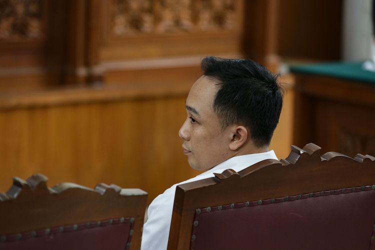 Terdakwa kasus pembunuhan berencana Brigadir J atau Nofriansyah Yosua Hutabarat, Ricky Rizal menjalani sidang di Pengadilan Negeri Jakarta Selatan, Senin (16/1/2022). Agenda sidang kali ini pembacaan tuntutan oleh Jaksa Penuntut Umum.
