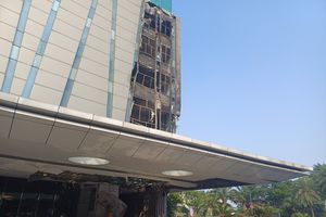Kondisi Hotel Pullman Central Park Usai Terbakar: Bagian Depan Hangus, Aktivitas Perlahan Pulih