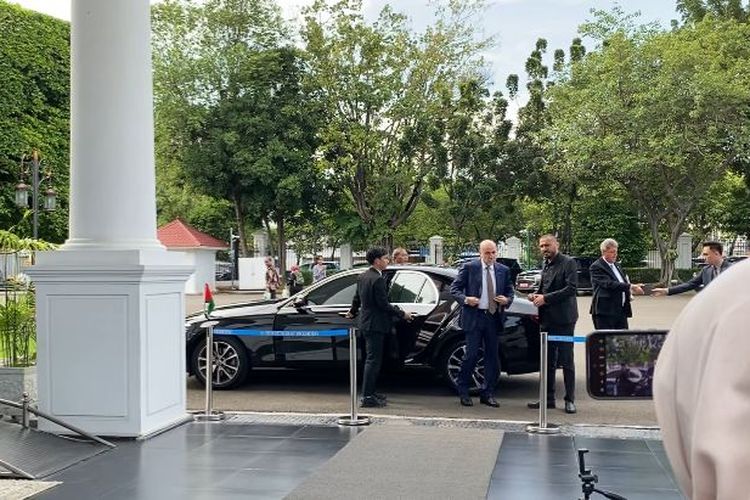 Utusan Khusus Presiden Palestina Temui Prabowo di Istana