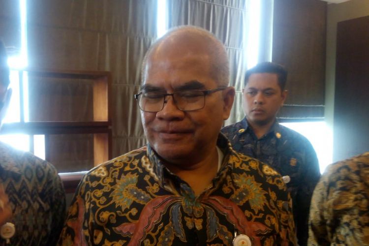Kepala SKK Migas Amien Sunaryadi memberikan keterangan kepada media di kantor SKK Migas, Jalan Jenderal Gatot Subroto No. 42, Jakarta, Jumat (9/11/2018).