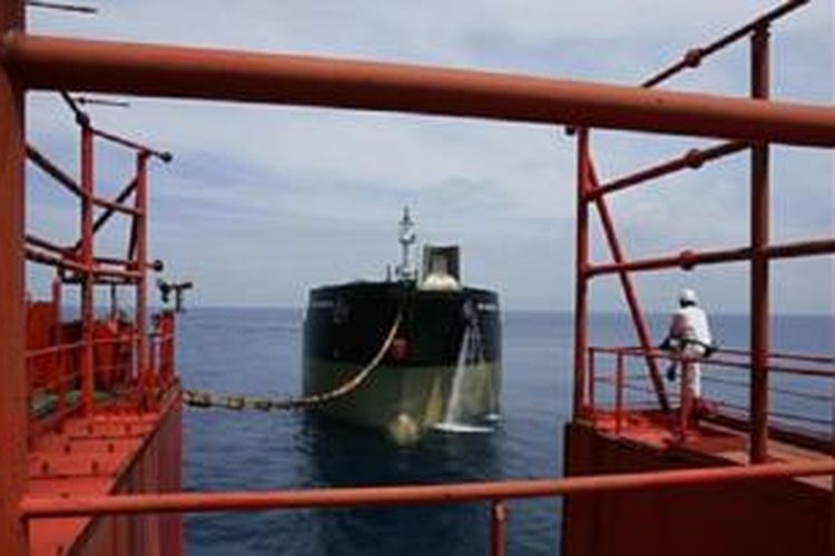 Tanker berbendera Liberia, Yuri Senkevich, di lapangan minyak Lufeng, Laut China Selatan. 