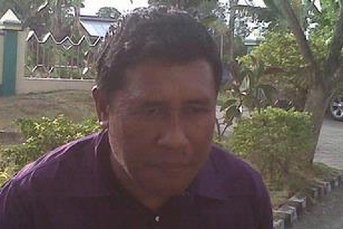 Salah seorang mantan komisioner KPU Sultra mempertanyakan profesionalitas KPU Pusat, sebab sampai saat ini belum menerima SK Pemecatan.