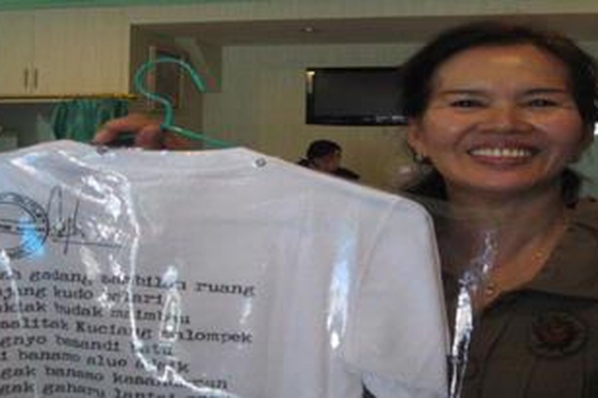 "Minangkabau kaya dengan petata-petiti yang penuh nasihat bijak. Itu yang akan saya perkenalkan," kata Christine Hakim yang mengaku acap dikait-kaitkan dengan nama tokoh perfilman senior Indonesia itu. 