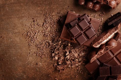 Cara Potong Cokelat Batangan dengan Cepat, Bekal Bikin Cookies Cokelat