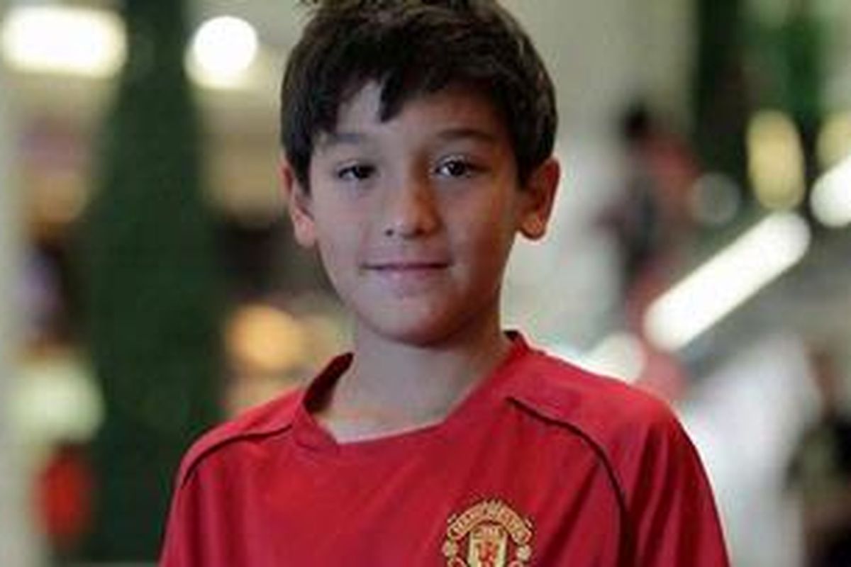Pemain cilik asal Indonesia yang meraih The World Final Skill Test 2012 MU Soccer School, Jack Brown.