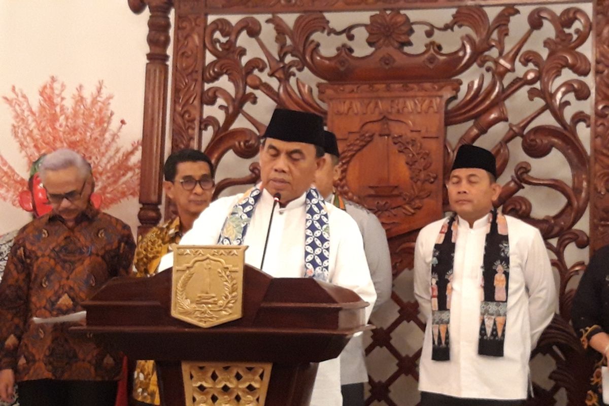 Sekretaris Daerah DKI Jakarta Saefullah saat konferensi pers Karnaval Jakarta Langit Biru di Balairung, Balai Kota, Jakarta Pusat, Jumat (25/10/2019)