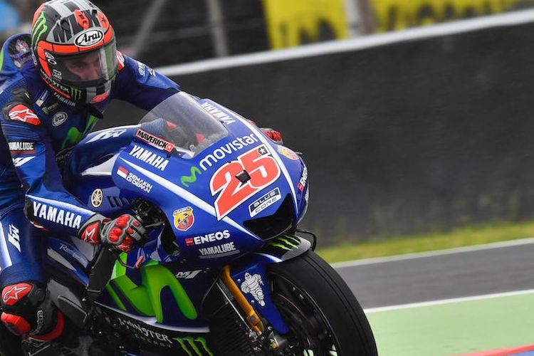 Pebalap Movistar Yamaha MotoGP asal Spanyol, Maverick Vinales, memacu motornya pada sesi kualifikasi GP Argentina di Autodromo Termas de Rio Hondo, Sabtu (8/4/2017).