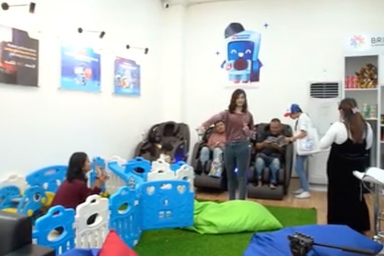 Serambi MyPertamina menyediakan berbagai fasilitas, termasuk Wi-Fi, musala, playground anak, layanan kesehatan, dan kursi pijat bagi pemudik yang kelelahan.