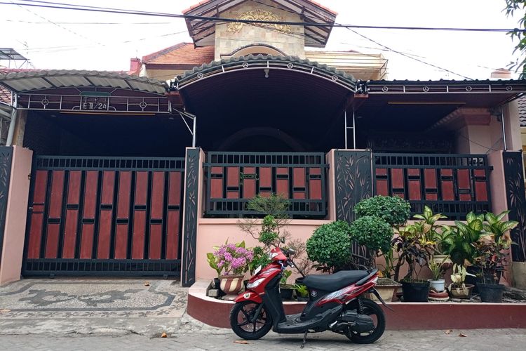 Rumah yang berlokasi di Perumahan Taman Pinang Sidoarjo dibobol maling pda Selasa (21/10/2025)