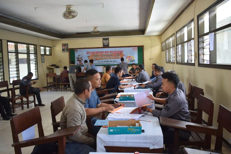 Proses perekrutan PPS KPU Jember di aula untuk persiapan PIlkada 2020