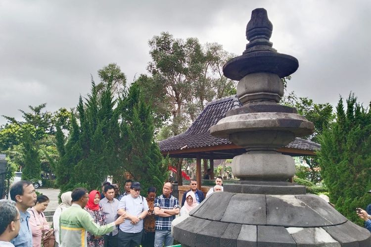 Soal Pemasangan Chattra di Candi Borobudur, Menbud Fadli Zon: Masih dalam Proses, Bukan Batu