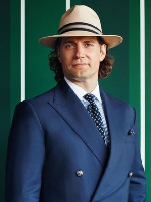 Henry Cavill mengenakan setelan Ralph Lauren saat menghadiri Wimbledon 2025 di Wimbledon, London, Inggris pada Minggu (13/7/2025).