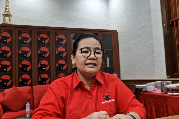 Ketua Tim Pemenangan Daerah Ganjar-Mahfud Jawa Tengah, Agustina Wilujeng Pramestuti ditemui awak media usai rapat persiapan bintang-bintang komandan tempur di Panti Marhaen, Jumat (17/11/2023).