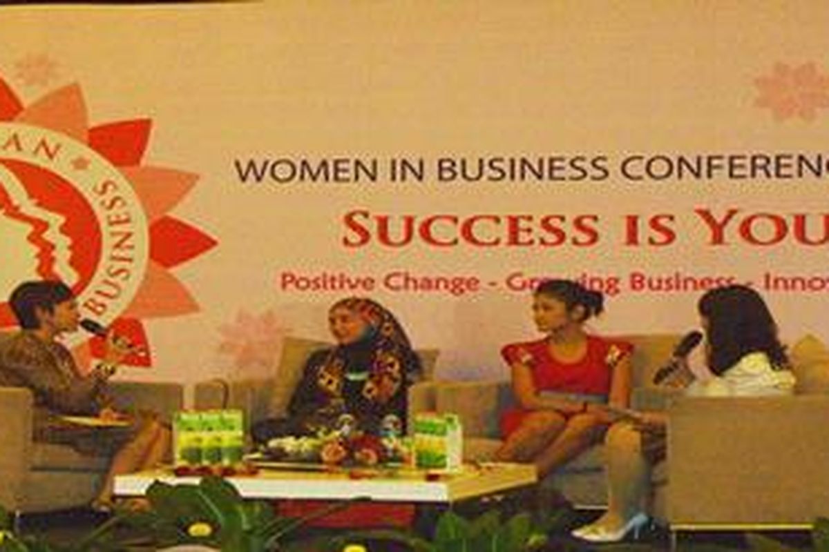 Fira Basuki dan Iim Fahima adalah salah satu sosok perempuan yang sukses dalam dunia bisnis. Mereka berbagi tips untuk meraih kesuksesan bisnis