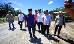 Truk ODOL Rusak Jalan di Rokan Hilir, Gubernur Riau Panggil Perusahaan untuk Perbaikan