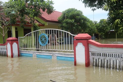 Banjir di Mojokerto Lumpuhkan Jalan Kabupaten, Akses Kantor Desa dan Sekolah