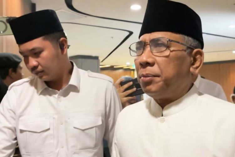Ketua Umum PBNU KH Yahya Kholil Staquf hadir dalam pertemuan Ketua PWNU di Surabaya, Sabtu (22/11/2025).