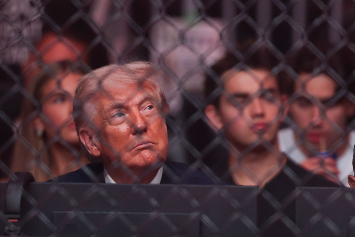 Trump Kembali Dikecam Usai Unggah Gambar AI Dirinya Menyerupai Yesus