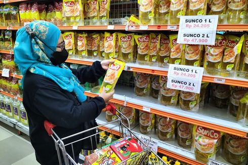 Stok Minyak Goreng Melimpah Usai HET Dicabut, Pengamat: Tidak Usah “Panic Buying”