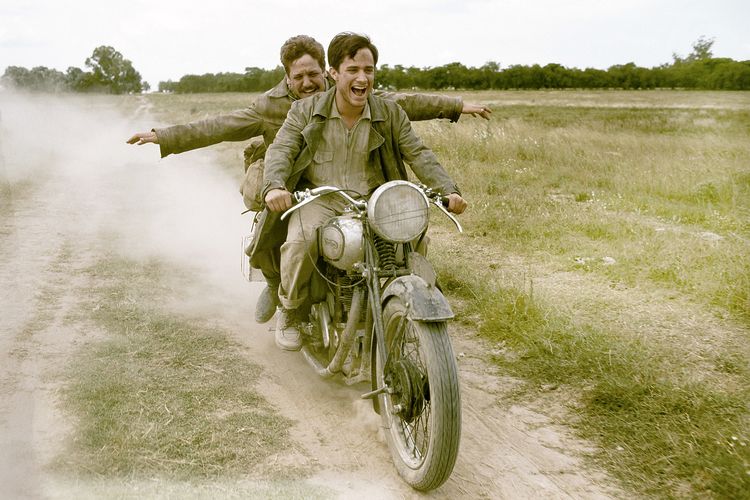Salah satu adegan film The Motorcycle Diaries yang terinspirasi dari perjalanan Che Guevara.