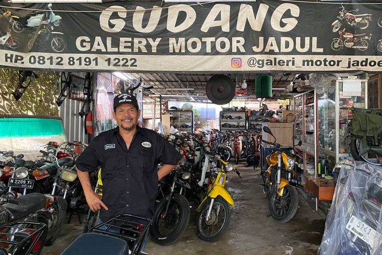 Kisah Totok, Mantan Bos Kayu Jati Jadi Kolektor Motor Tua Legendaris