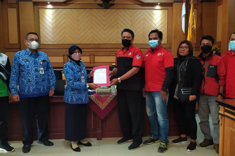 Perwakilan dari organisasi serikat dan federasi buruh di Jawa Tengah yang mengikuti audiensi di Ruang Rimbo Bujang Gedung B Lantai 4 Disnakertrans Provinsi Jawa Tengah, Jalan Pahlawan Kota Semarang, Senin (29/11/2021)