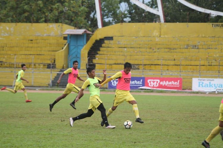 Semen Padang waspadai long ball PSIR saat berhadapan pada laga Liga 2 Indonesia