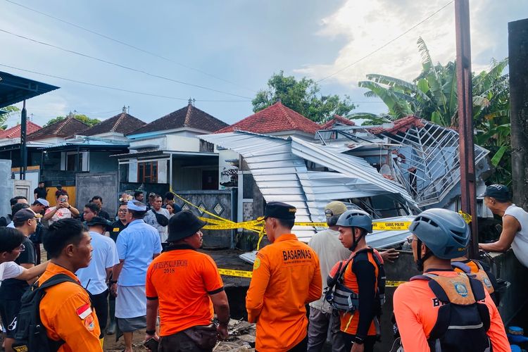 Rumah Roboh Diterjang Banjir dan Tewaskan Mahasiswa di Buleleng, Wabup Duga Ada Masalah Tata Ruang