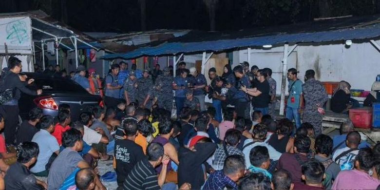 Otoritas Malaysia menemukan perkampungan ilegal yang hampir semua penghuninya adalah warga negara Indonesia (WNI) di Shah Alam, Selangor. Dalam penggerebekan yang dilakukan pada Minggu (18/02).