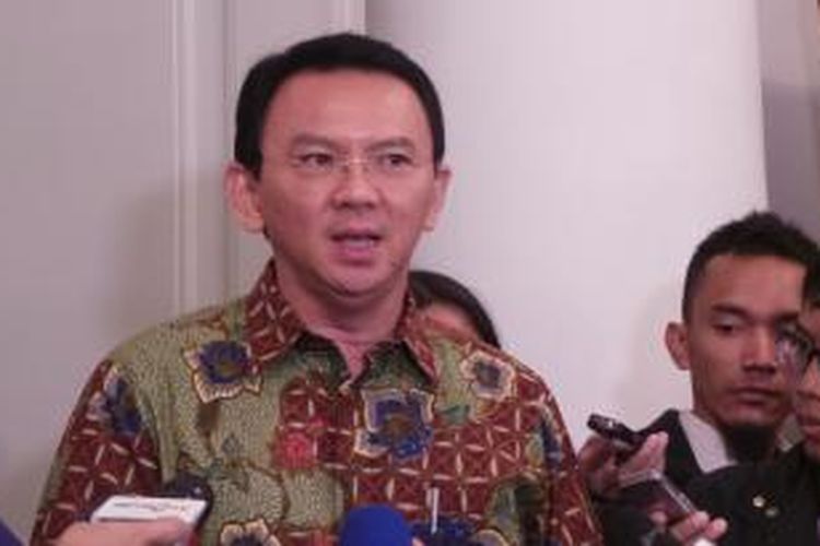 Gubernur DKI Jakarta Basuki Tjahaja Purnama saat wawancara wartawan, di Balai Kota, Selasa (5/1/2016).