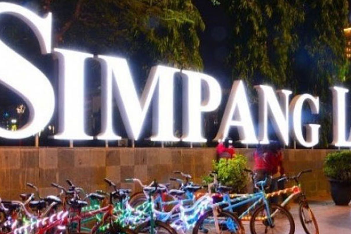 Simpang Lima Semarang.